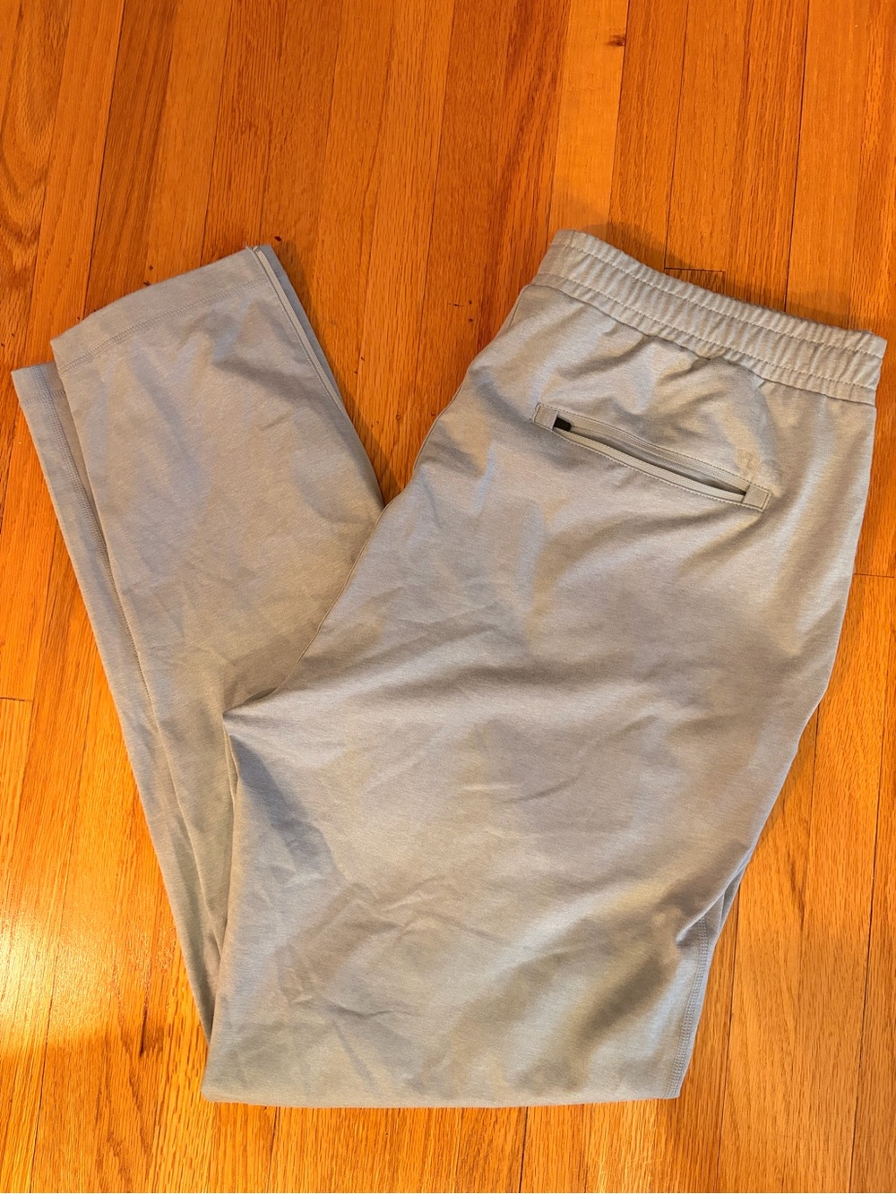 Vuori - Men's Light Gray / Silver Jogger Sweatpants